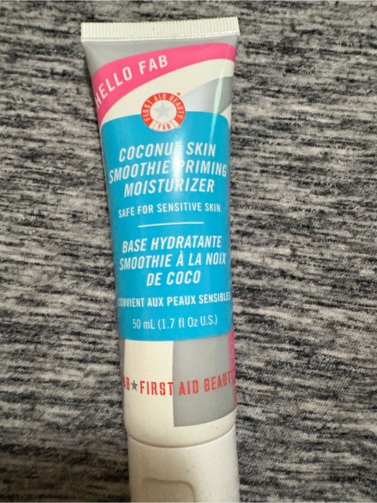 First Aid Beauty Other - First Aid Beauty Coconut Skin Smoothie Priming Moisturizer - Blue